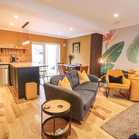 Feus Holiday Cottage ออคเทอราร์เดอร์ ภายนอก รูปภาพ