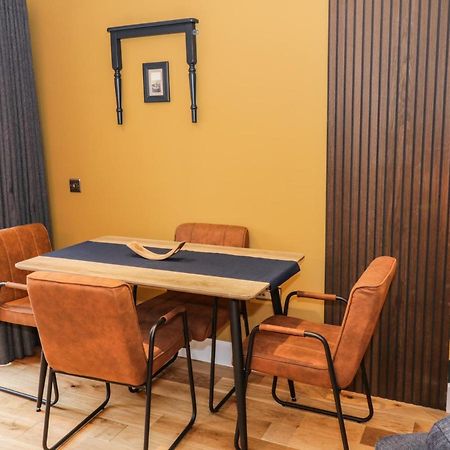 Feus Holiday Cottage ออคเทอราร์เดอร์ ภายนอก รูปภาพ