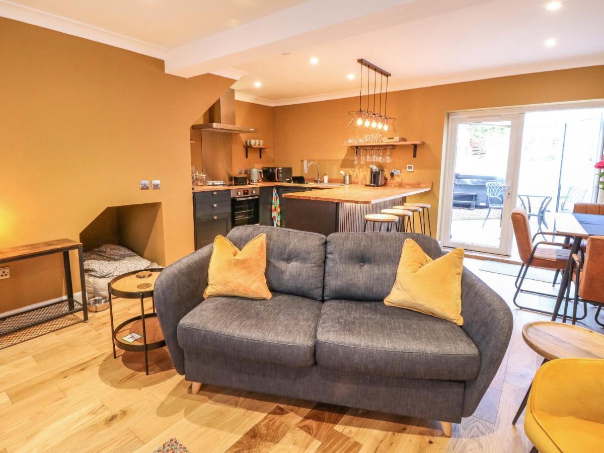 Feus Holiday Cottage ออคเทอราร์เดอร์ ภายนอก รูปภาพ