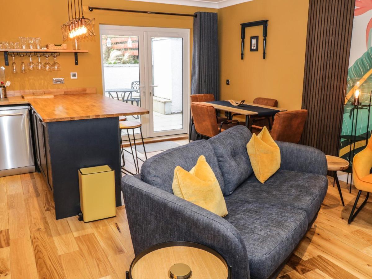 Feus Holiday Cottage ออคเทอราร์เดอร์ ภายนอก รูปภาพ