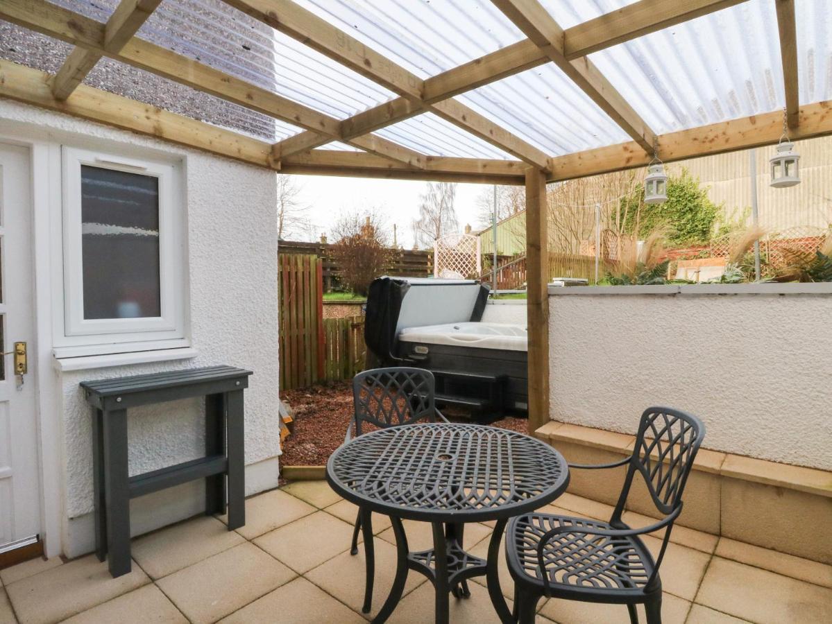 Feus Holiday Cottage ออคเทอราร์เดอร์ ภายนอก รูปภาพ