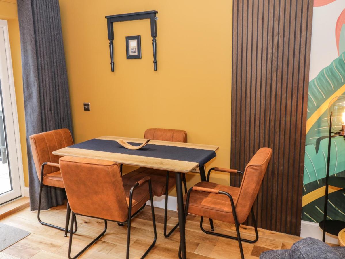 Feus Holiday Cottage ออคเทอราร์เดอร์ ภายนอก รูปภาพ